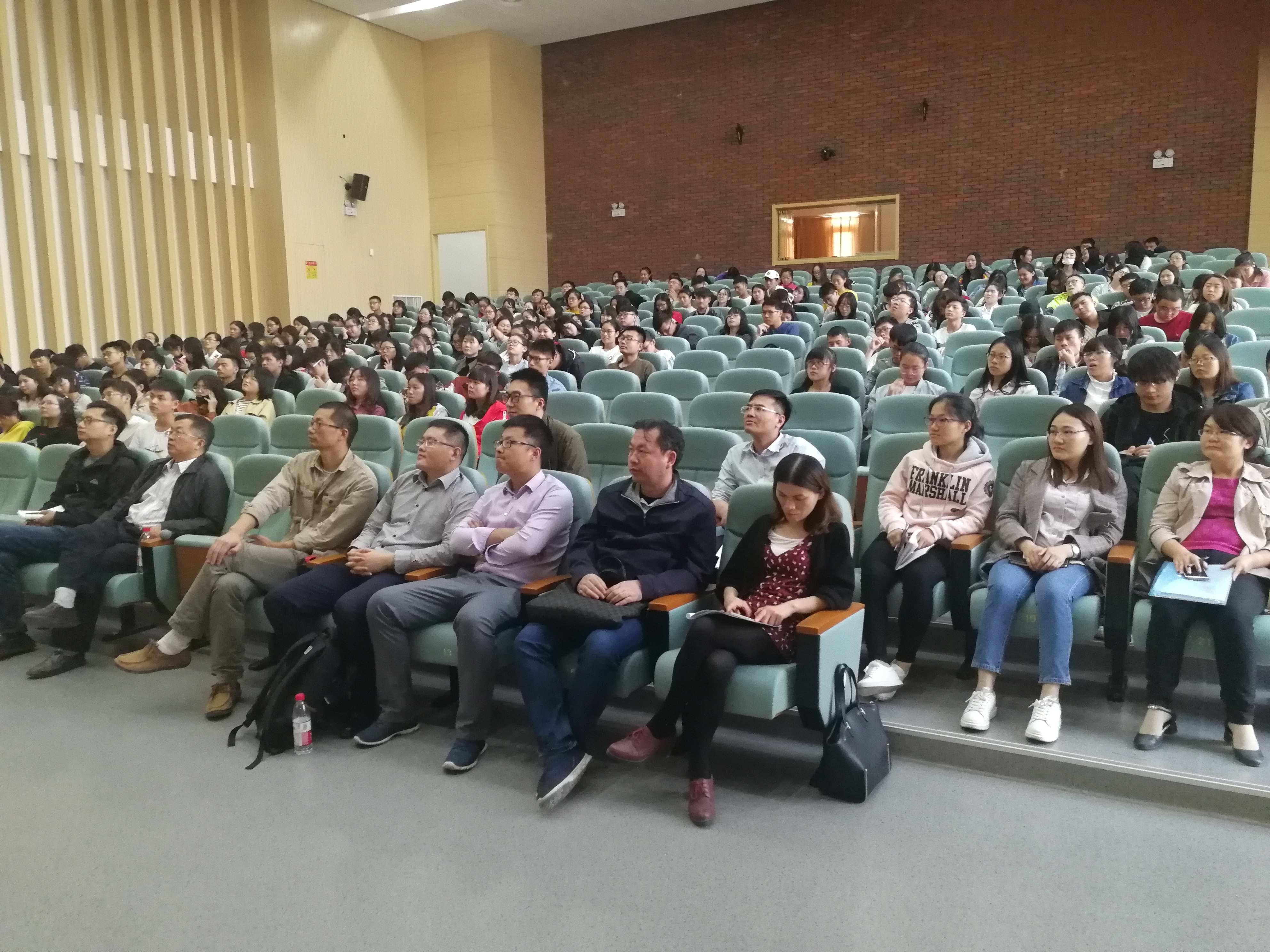 李印威教授-讲座影像-2.jpg 李印威教授-讲座影像-2.jpg