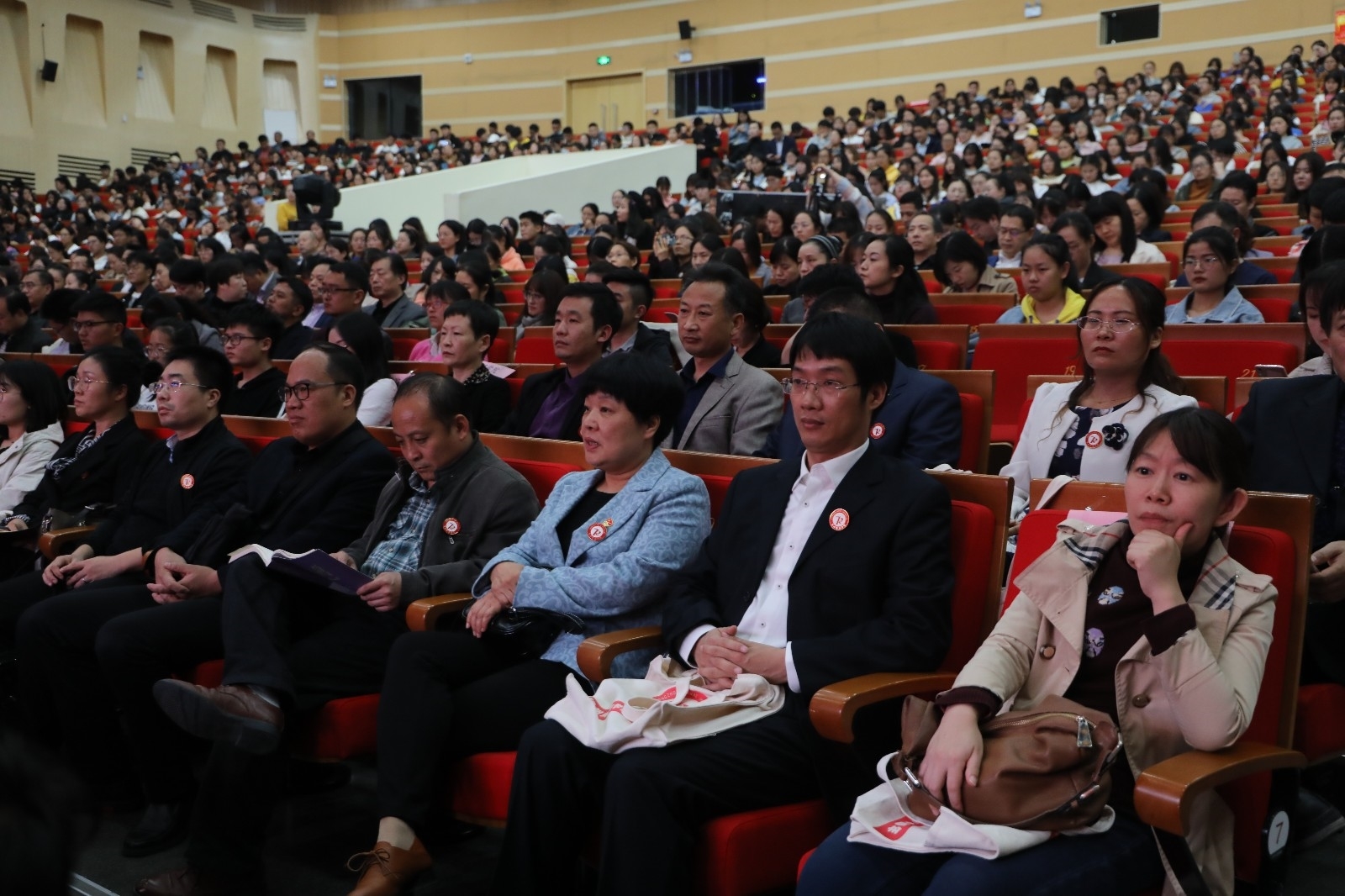 观众.JPG 观众.JPG