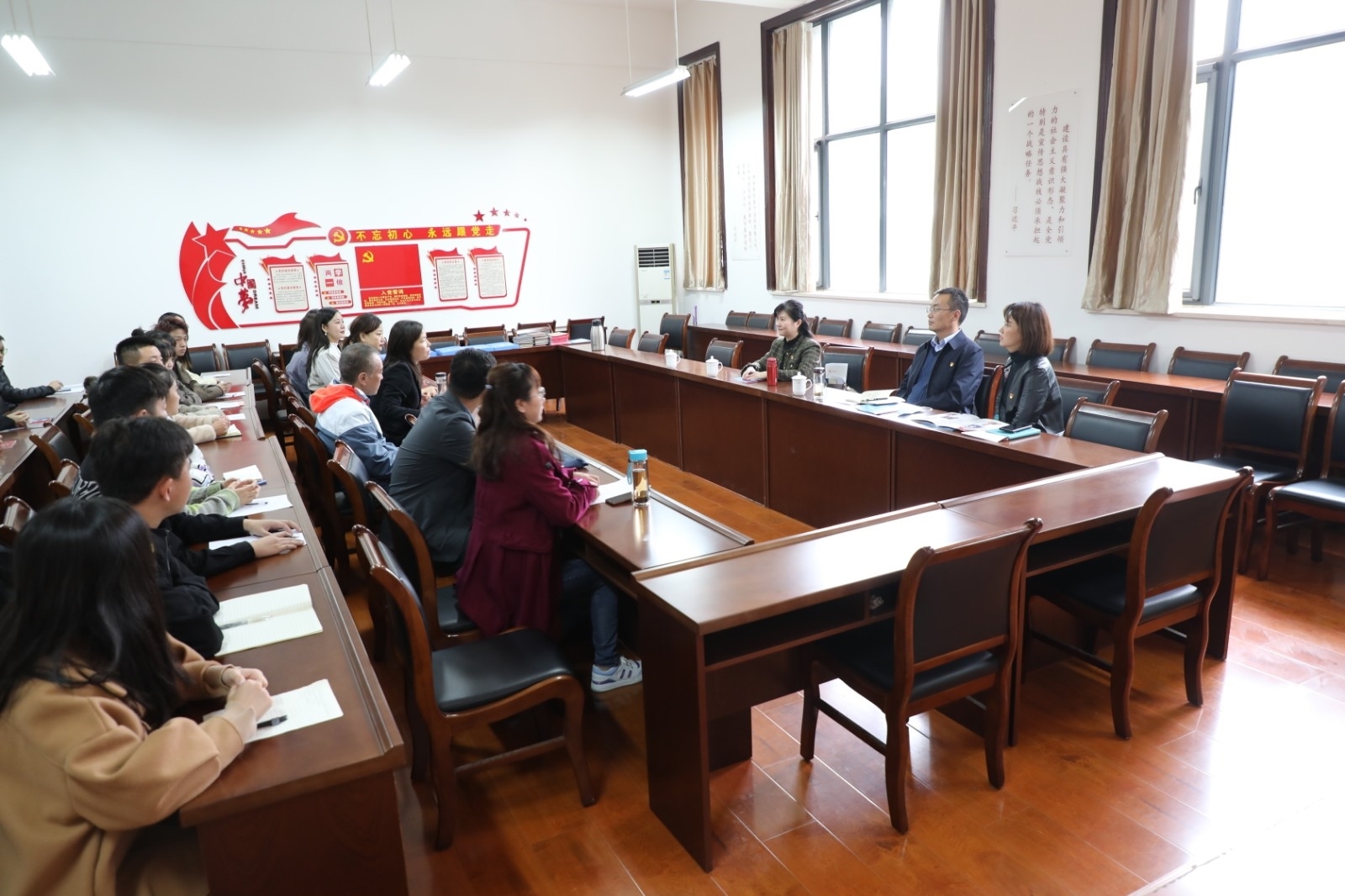 实地走访基层党组织.JPG 实地走访基层党组织.JPG