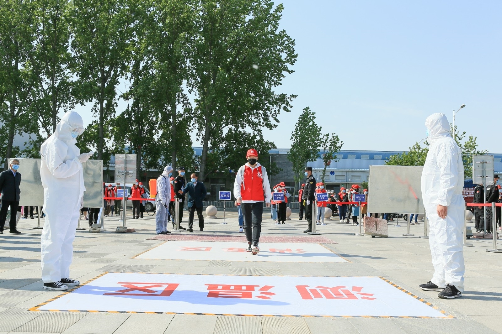 LZH_2515修饰.jpg LZH_2515修饰.jpg